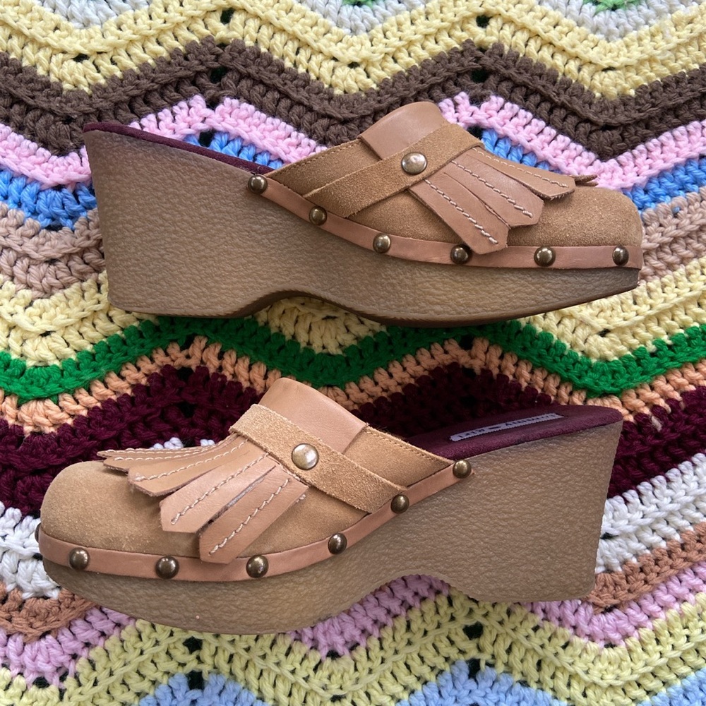 VINTAGE Y2K PLATFORM CLOGS